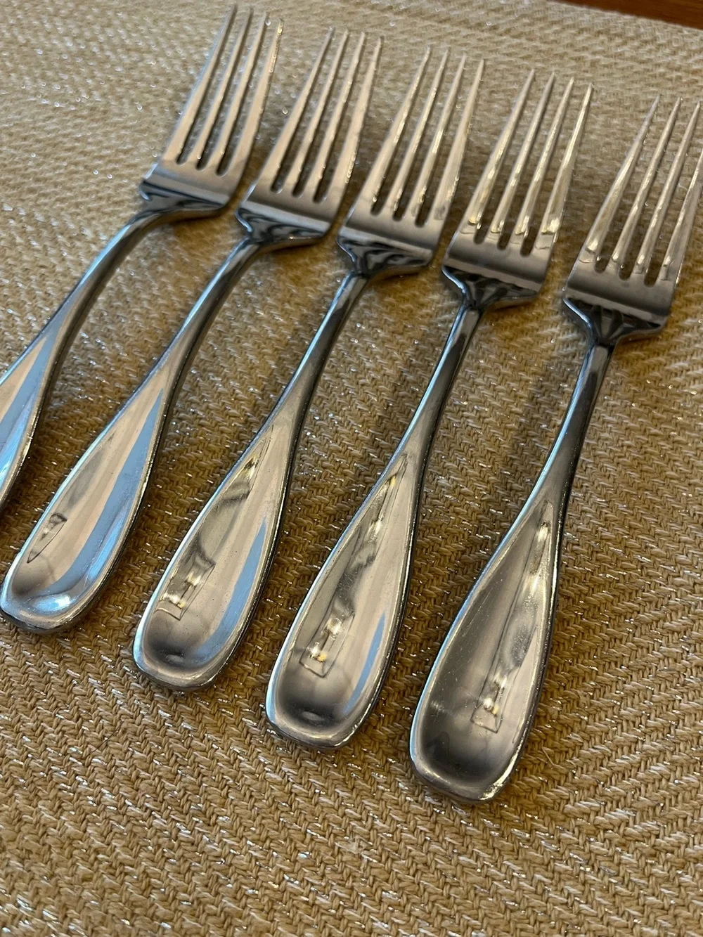 Oneida voss stainless